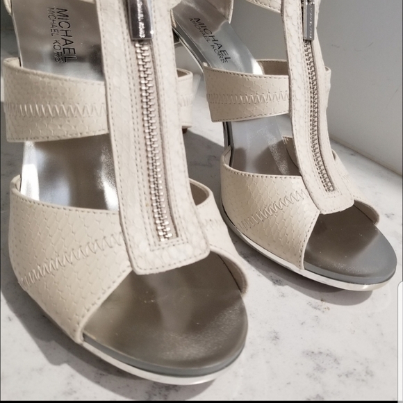 👠MICHAEL KORS HEELED SANDALS - Picture 6 of 11